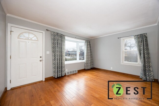 Photo - Amazing 3 Bedroom 1 Bathroom - $1500