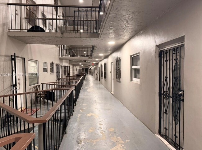 Photo - 1035 W 77th St Unit 211
