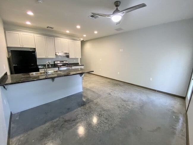Photo - 144 Arlington Dr Unit A