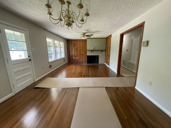 Photo - 405 Winesap Rd