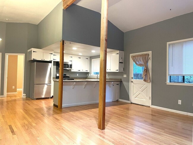 Photo - Lovely 2 bedroom, recently remodeled Grann...