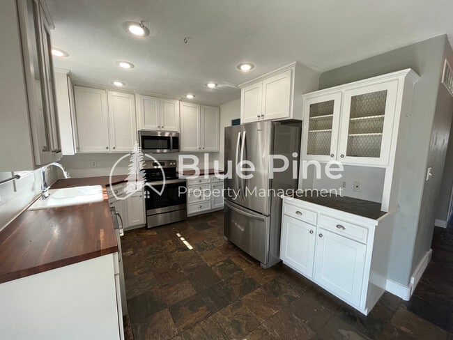 Photo - 157 Leesburg Ln