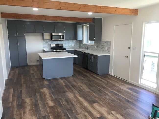 Building Photo - 605 Illinois Ct Unit D Rental