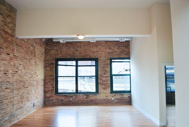 Photo - 2025 W North Ave Unidad 2A