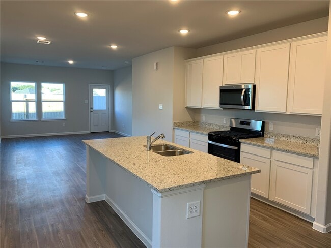 Photo - 810 Brookside Dr