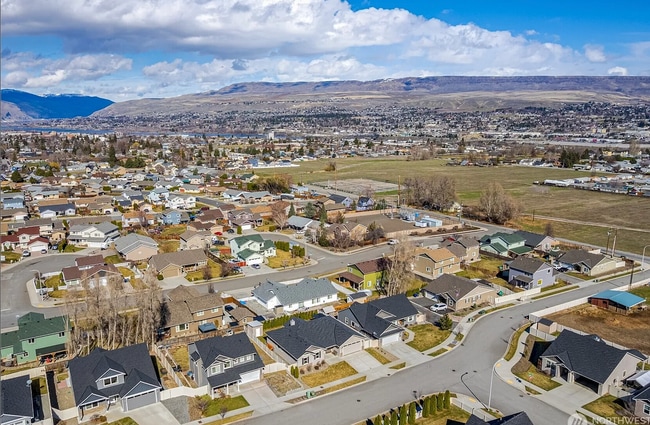 Photo - 632 Craig Ave