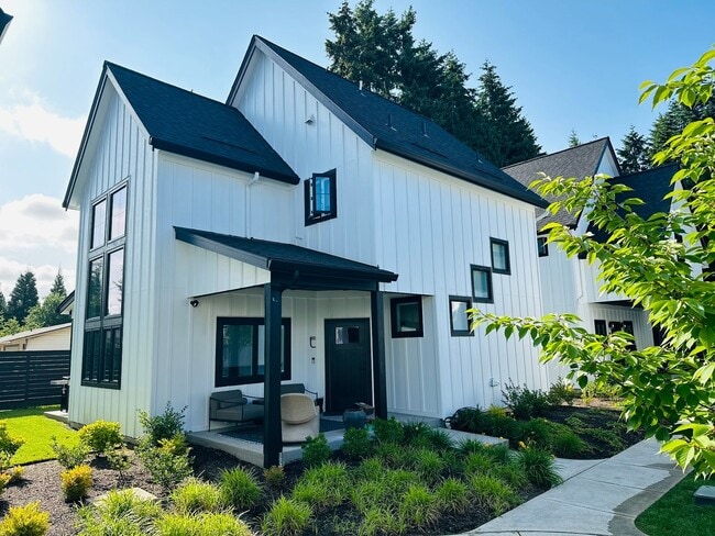 The Green at Felida Park Stunning Home - The Green at Felida Park Stunning Home