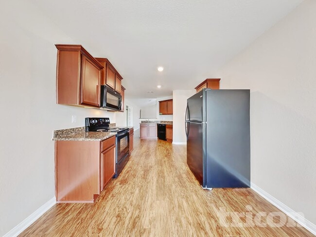 Photo - 2402 Regatta Ln