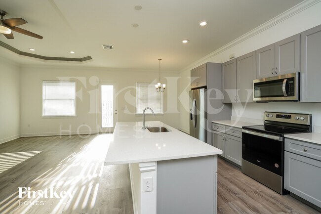 Photo - 3910 NE 19th Pl