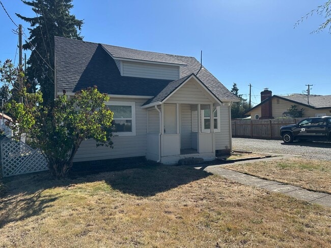 Photo - Updated 3 bedroom 1 bathroom house!
