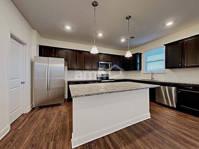Photo - 144 Twin River Dr