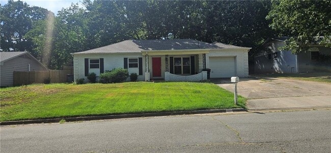 Building Photo - 2117 Briarwood Ave Rental