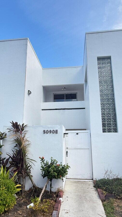 Photo - 5090 Elmhurst Rd Townhome