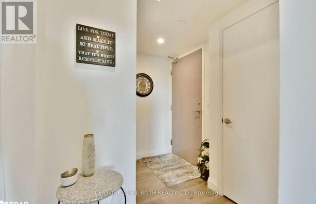 Photo - 58 Lakeside Ter Unit 818