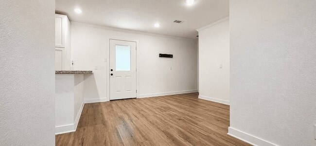 Photo - 2102 Margaret St