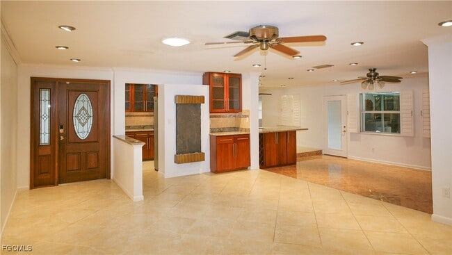 Photo - 1525 Covington Cir E