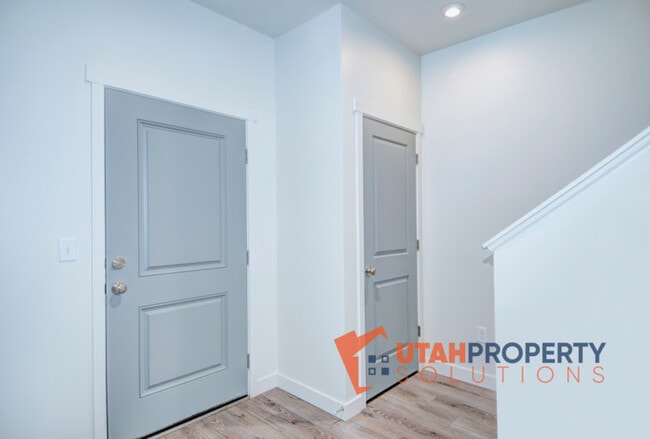 Building Photo - 427 S 960 W Rental