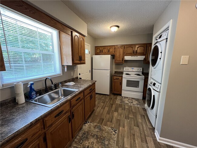 Photo - 107 Sycamore Ln