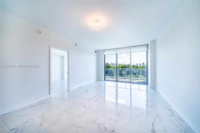Photo - 16385 Biscayne Blvd Unit 417