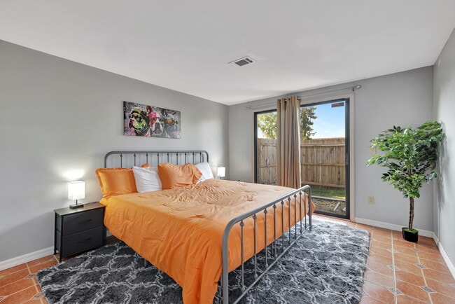 Photo - 3866 Allenwood St