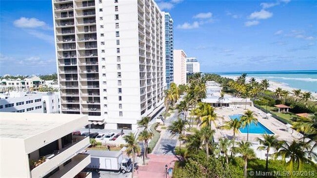 Building Photo - 2625 Collins Ave Unit 810