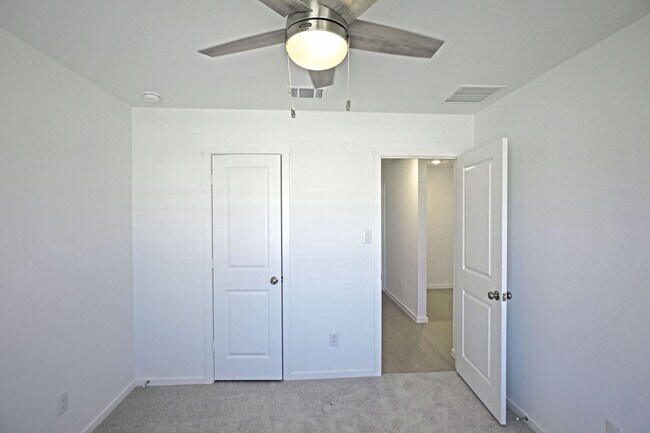 Photo - 1805 Stonechat