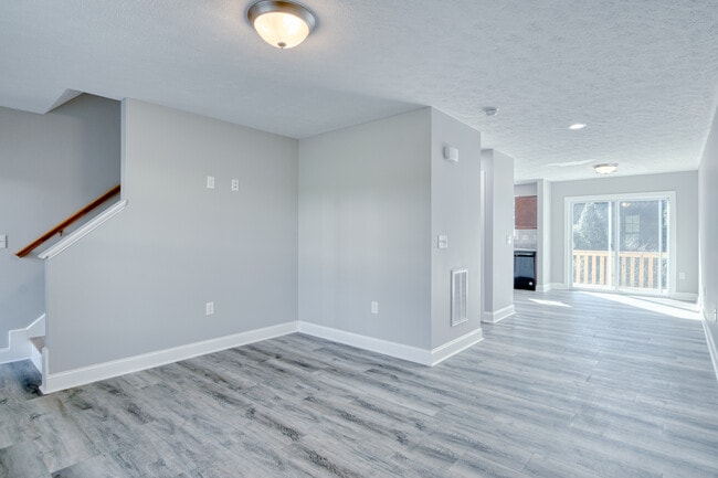 Photo - 150 Twisted Oak Dr NW