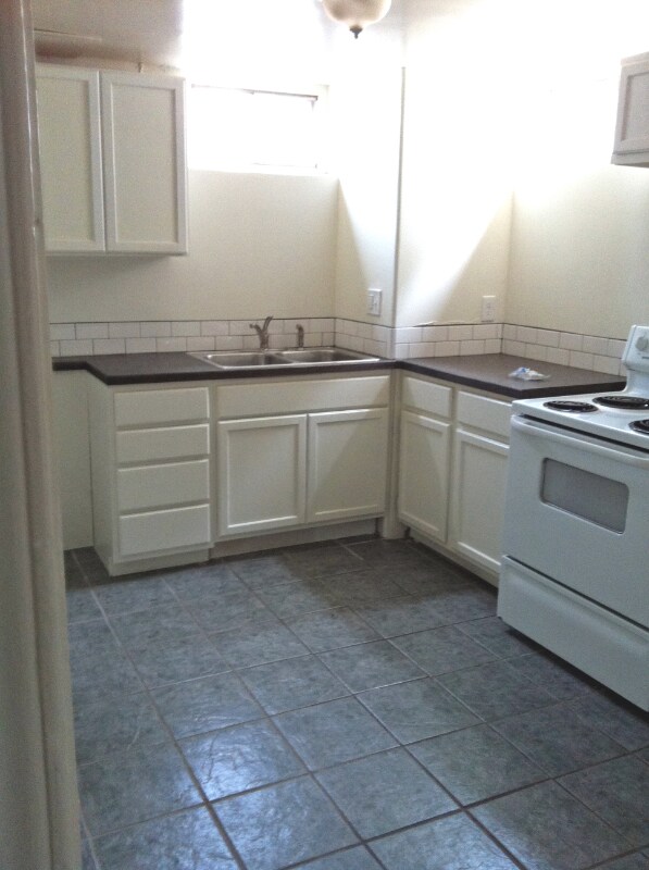 Photo - 608 S College Ave Unidad B