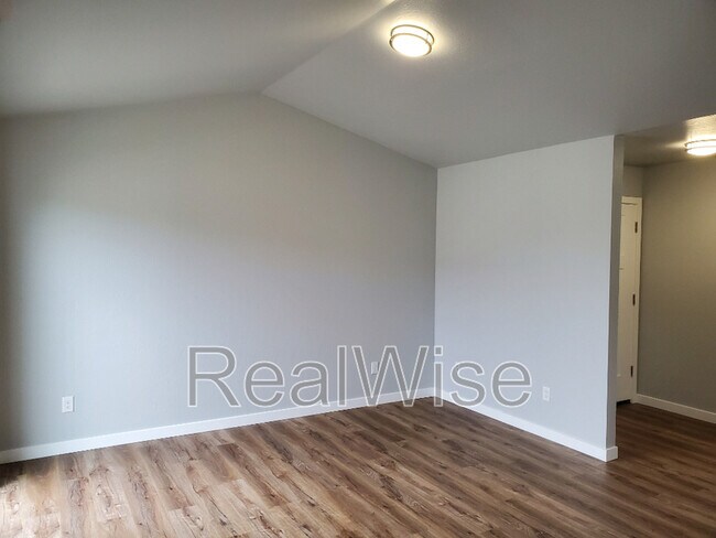 Photo - 224 Cheryl Ln Unit 9