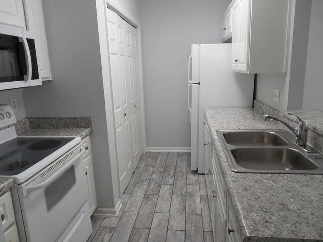 Photo - 420 Northrop Pl