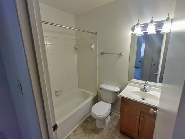 Photo - 600 Reusens Rd Unidad F63