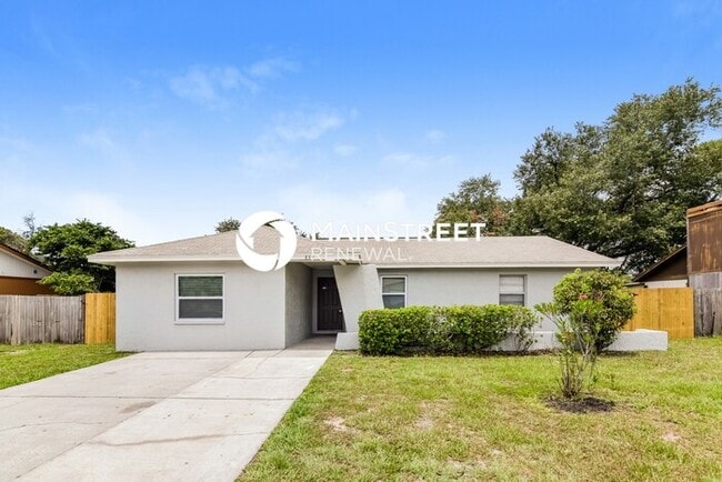 Building Photo - 4 Bedroom Pet-Friendly Home in Winter Haven, FL with Main Street Renewal