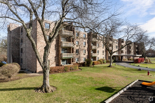 Building Photo - Woodview Apartments