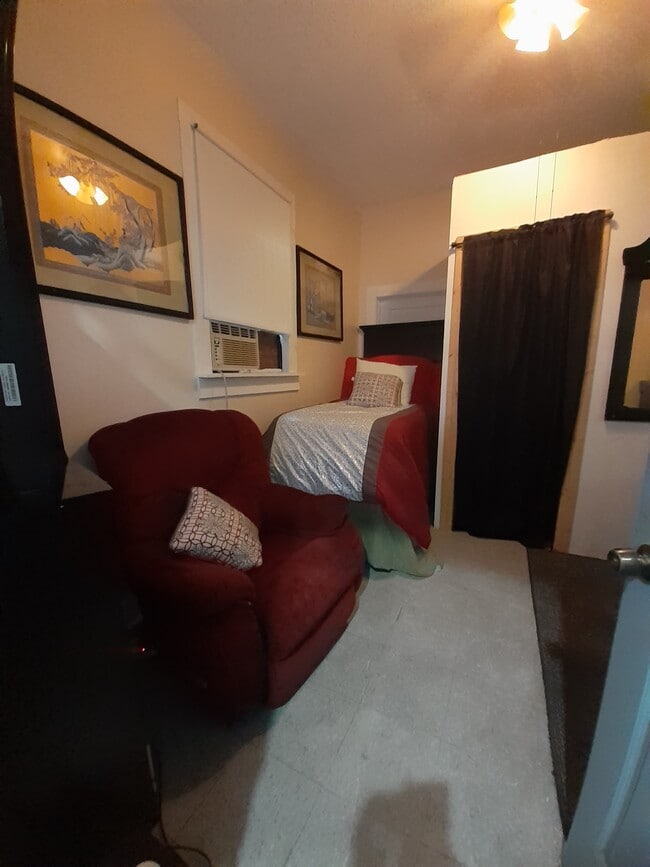 Photo - 8428 Oleander St