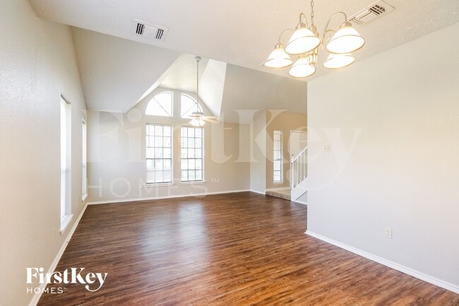 Photo - 7447 Woodland W Dr