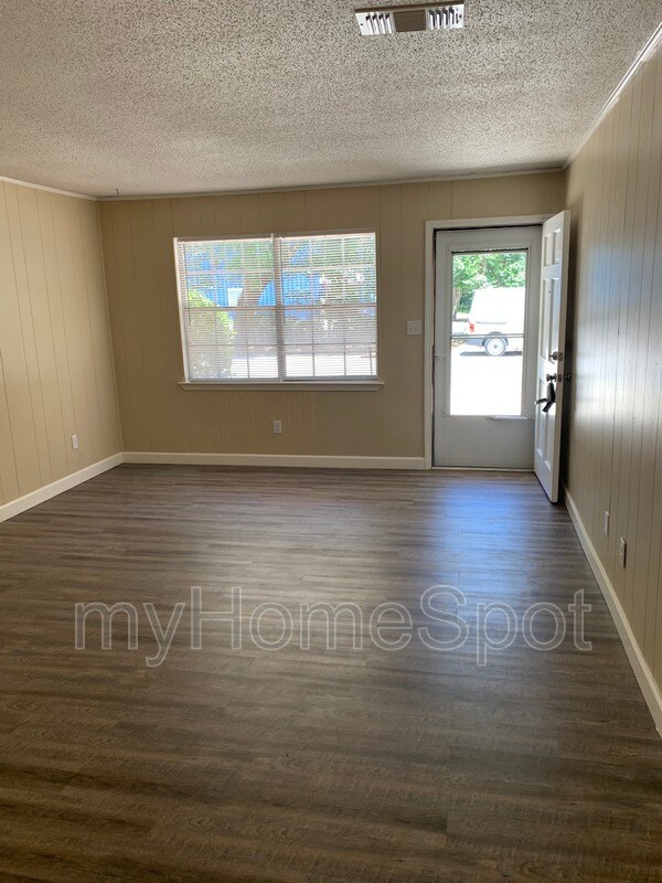 Photo - 4609 Saufley Field Rd