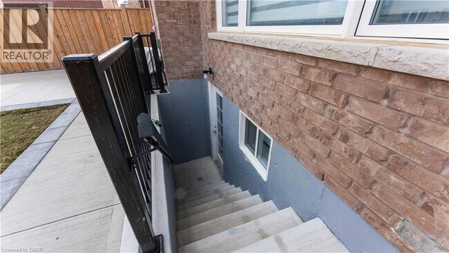 Photo - 9 Price St