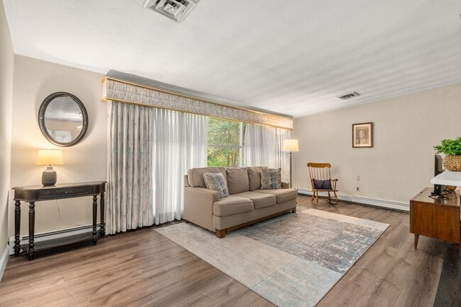 Photo - 14 Corrine Dr