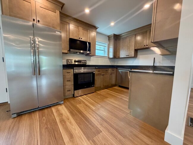 122 S Silver Ln