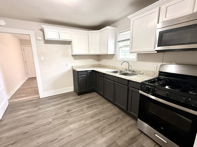 Photo - 705 Parkway