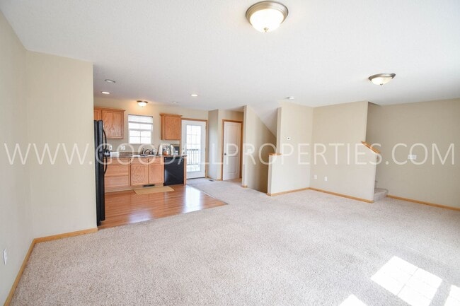 Photo - 2 Bedroom, 2 1/2 Bath Townhome in Urbandale