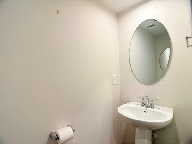 Photo - 121 Capeside Ct