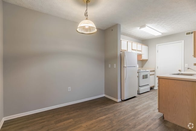1 Bed/ 1 Bath - 735 Sq Ft.