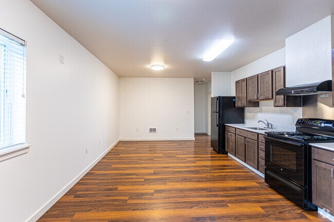 2BR, 1BA - 833SF