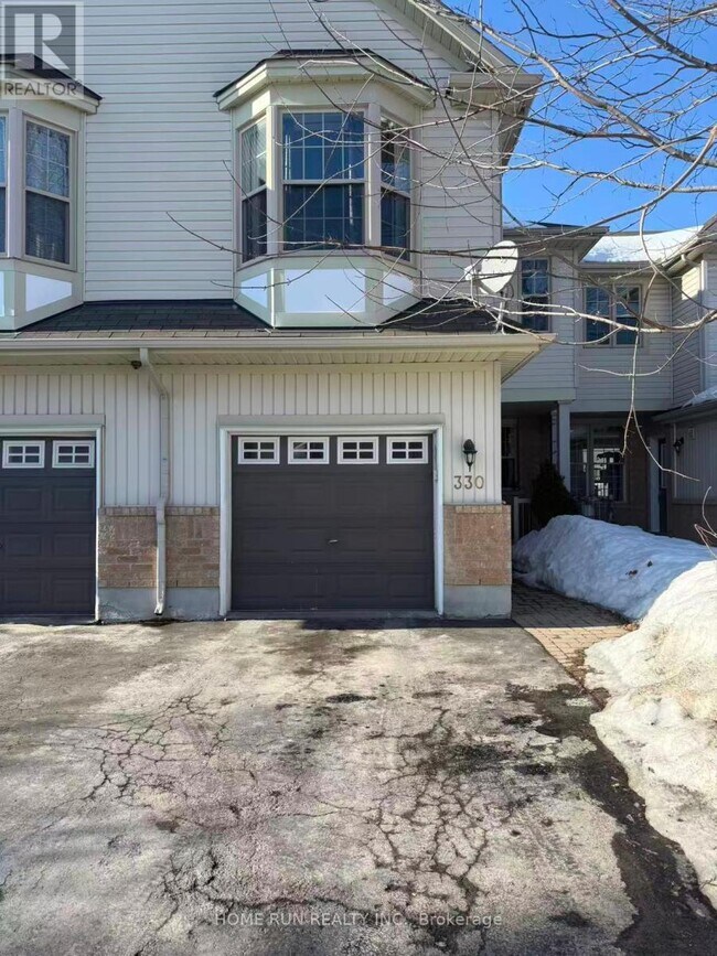 Photo - 330 Applecross Crescent