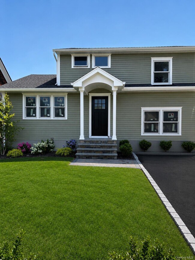 Building Photo - 675 Deer Park Ave