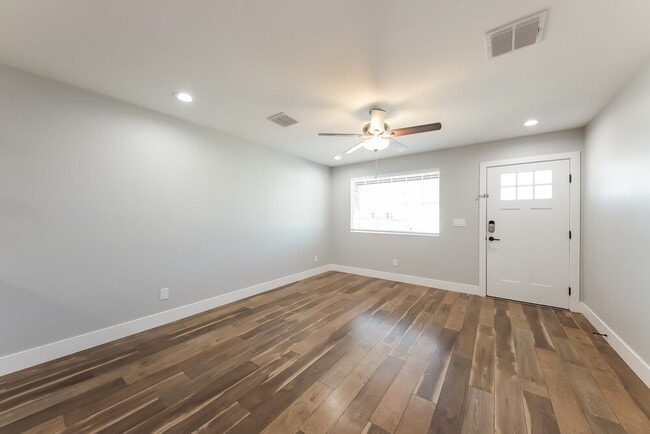 4653 S 38th Gln