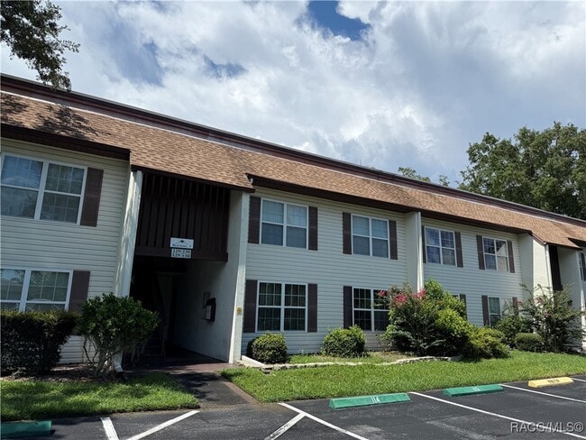 Building Photo - 2400 Forest Dr Rental