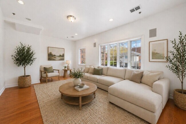 Photo - 239 Baldwin Ave Unit 2