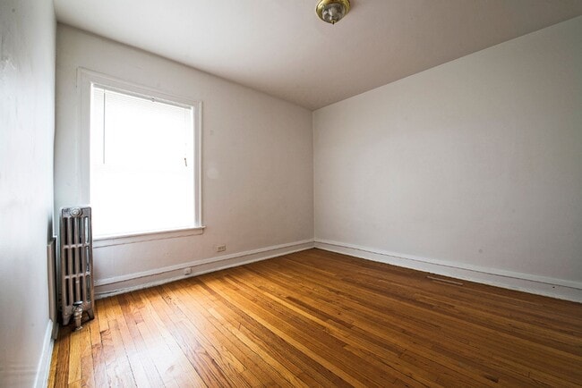 Photo - 7914-16 S Kingston Ave Chicago, IL 60617